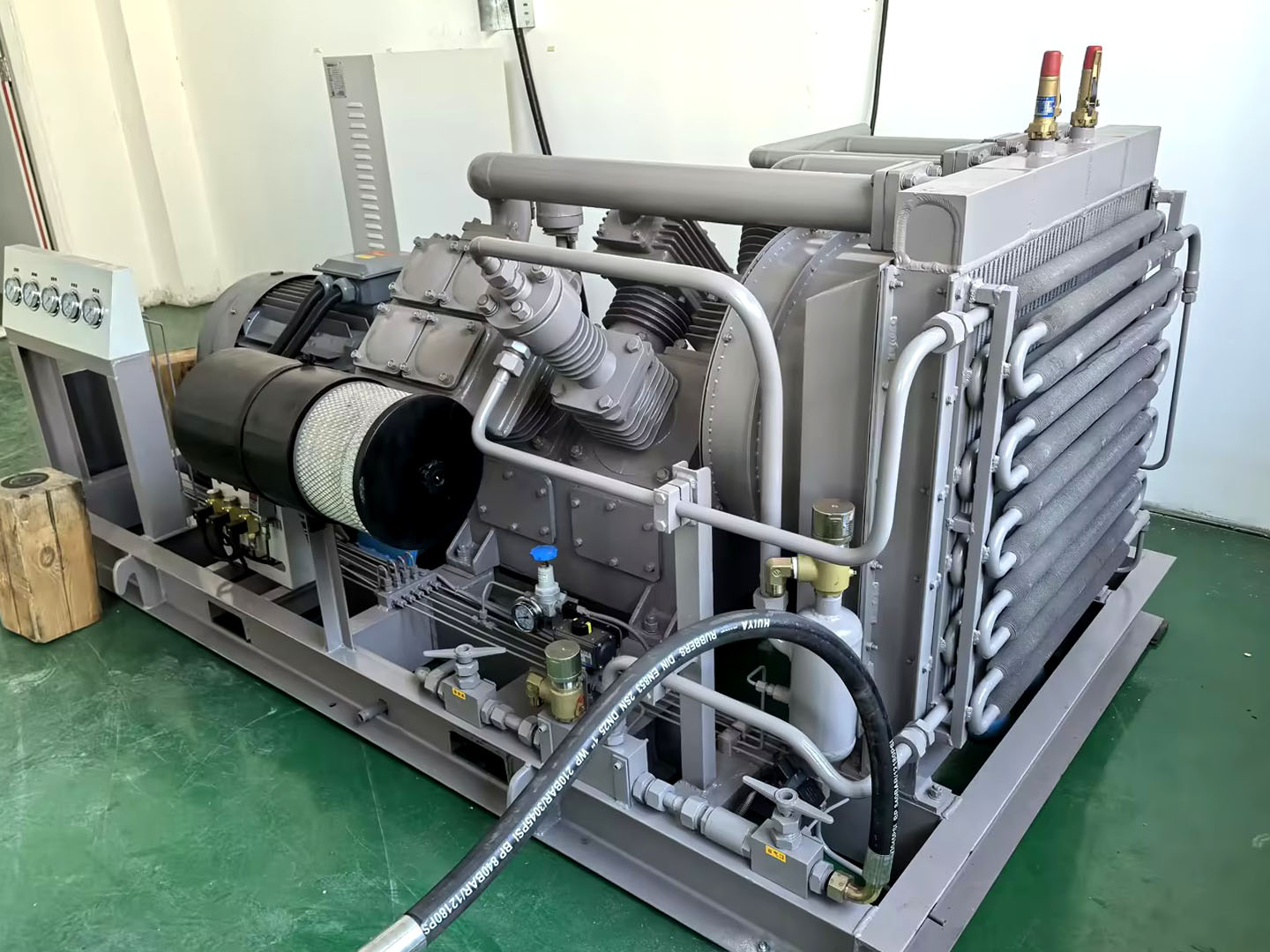 Geso'nun yüksək təzyiqli piston maşını, əsas sənaye universitetinin elmi araşdırmalarda yeni yüksəkliklərə çatmasına kömək edir!